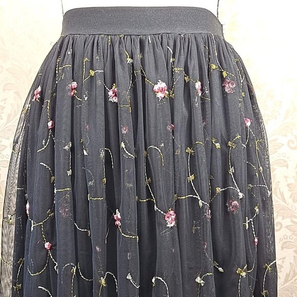Miami Size Small Black Floral Embroidered Sheer Overlay Skirt Elastic Waist EUC - Picture 2 of 10